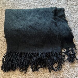 💜 3 for $10 Black Fringe Scarf